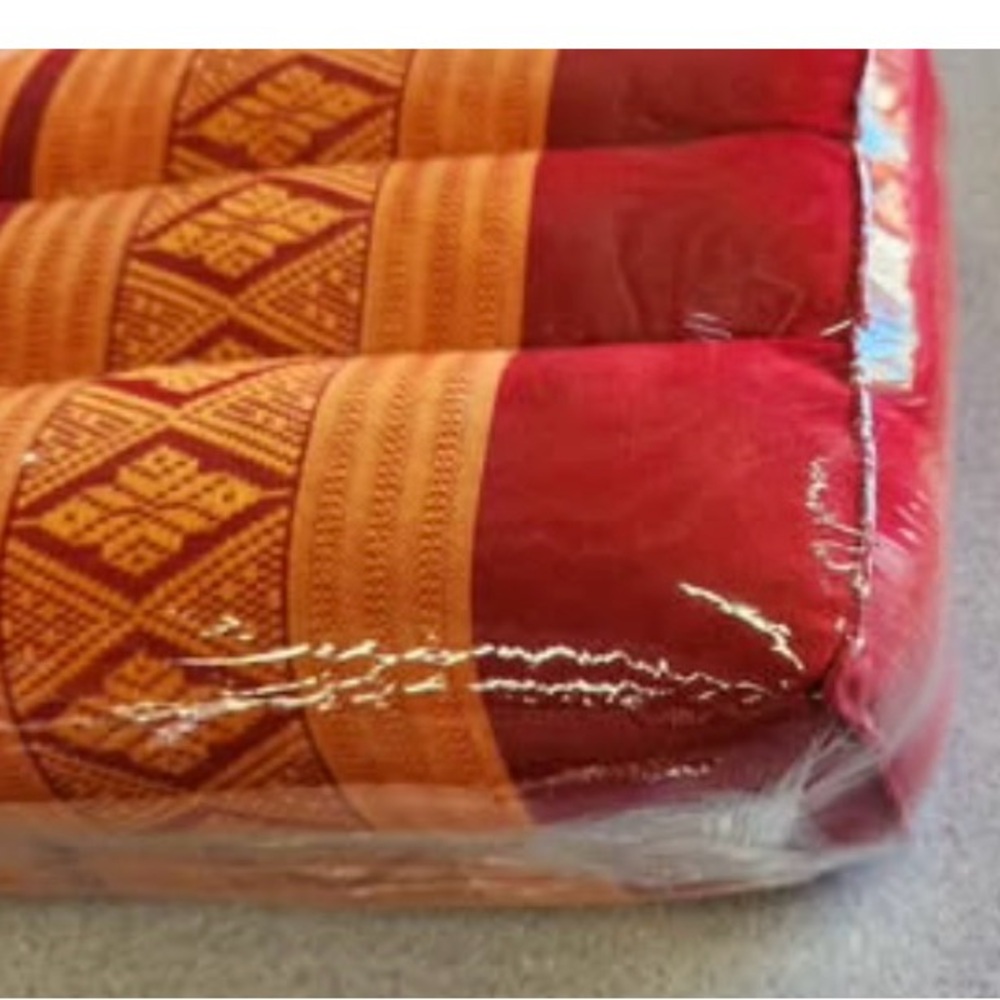 All natural Kapok filling yoga/ meditation cushion/ blocks 
I have many colors
